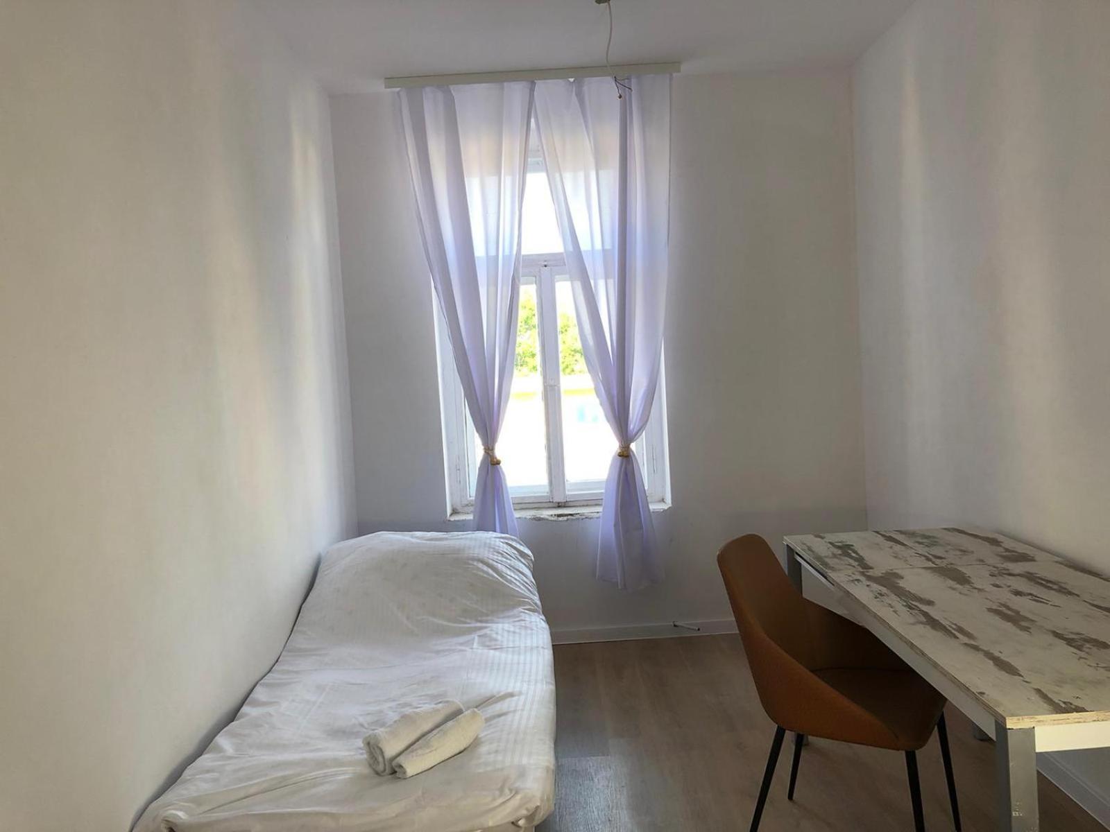 Volkshaus Hbf Wg & Serviced Apartments Zittau Buitenkant foto