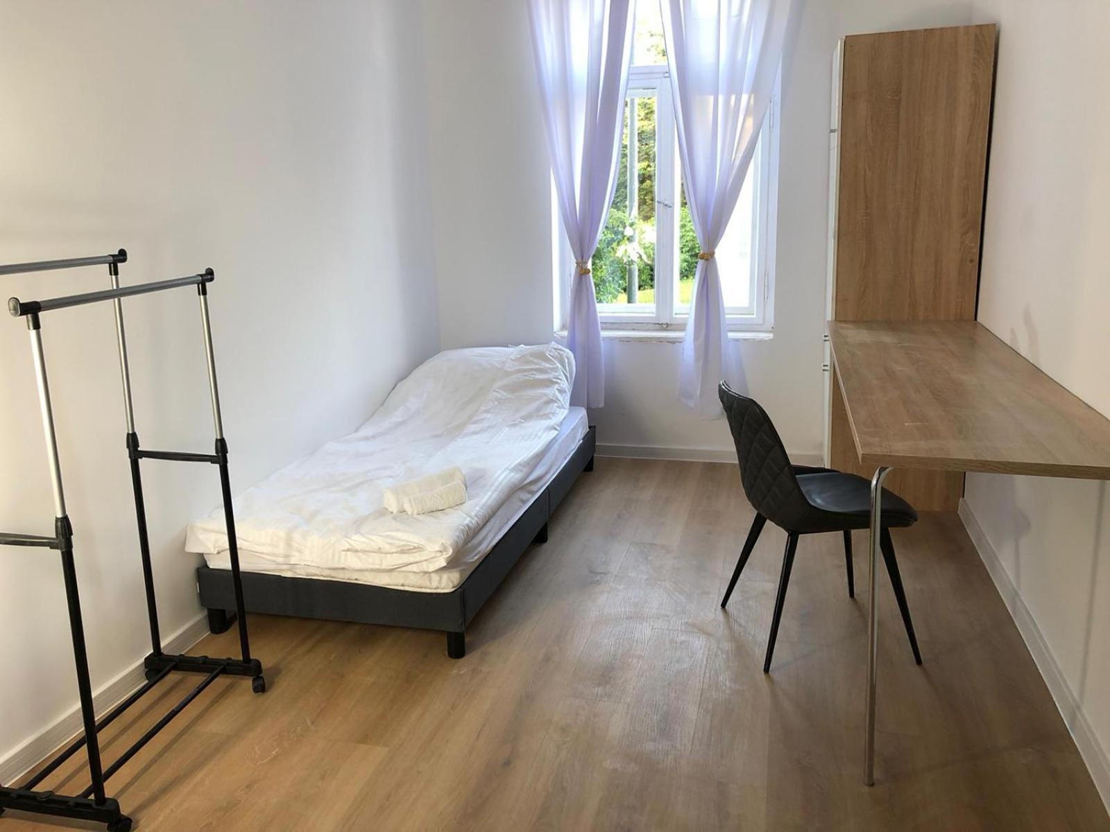 Volkshaus Hbf Wg & Serviced Apartments Zittau Buitenkant foto